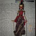 TF011398-1a Asien Indonesien,Figur,Holz-Textil,Fritz Fey,2010