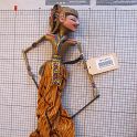 TF014003-1a Asien Indonesien,Figur,Holz-Textil,Fritz Fey,2011